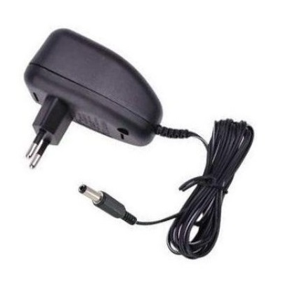 Deramax PROFI – voděodolný odpuzovač kun a hlodavců s adaptérem (dosah 650 m²)